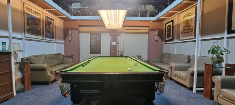 SNOOKER ROOM